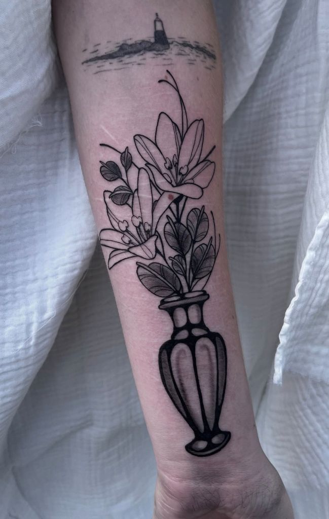 Tatouage Mat Pearl vase floral