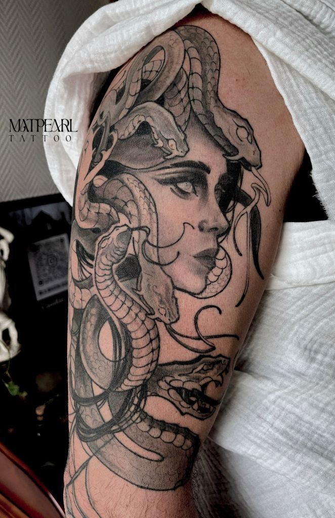 Tatouage Mat Pearl Méduse